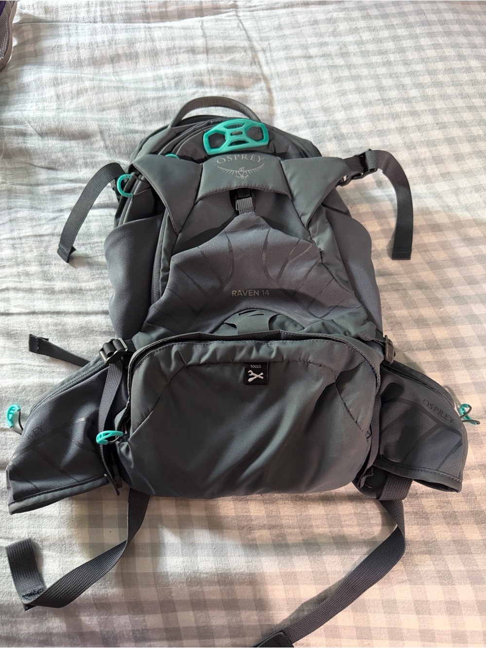 OSPREY Raven 14 Backpack in Gray with Teal Accents